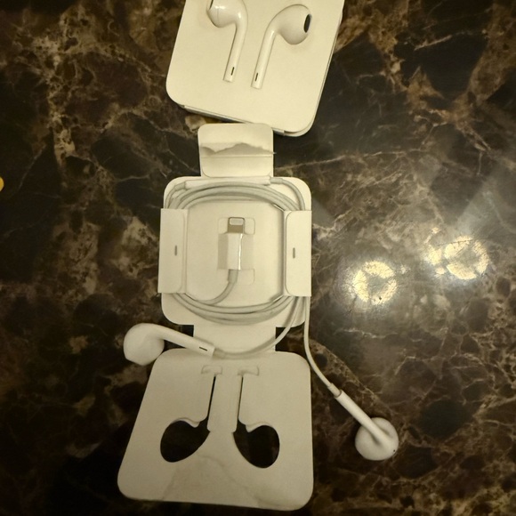 iPhone accessory bundle!!! - Picture 4 of 4